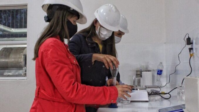 Mesada Laboratorio despues (2)